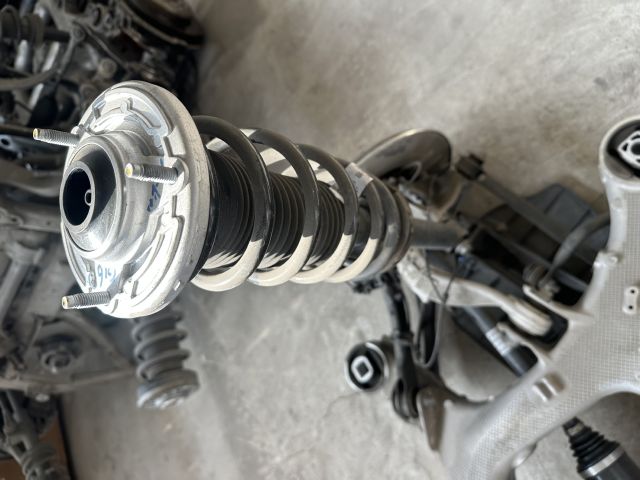 BMW G60 520İ ARKA AMORTİSÖR 33505A134F0