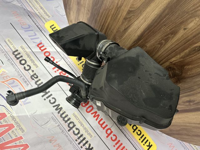 BMW G60 HAVA FİLİTRE KUTUSU ORJİNAL ÇIKMA 13715A1BC40