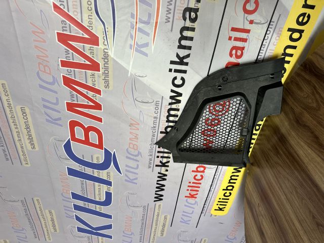 BMW G60 İ5 520İ ÖN CAM IZGARASI SOL 51719621248
