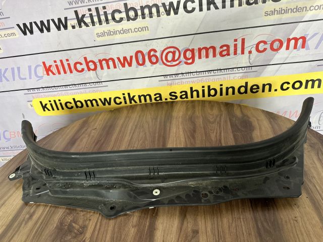 BMW G60 İ5 520İ ORJİNAL ÇIKMA ÖN KAPUT FİTİLİ ORTA 51749464367