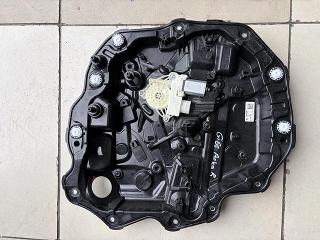 BMW G60 İ5 CAM KRİKOSU ÇIKMA ORJİNAL