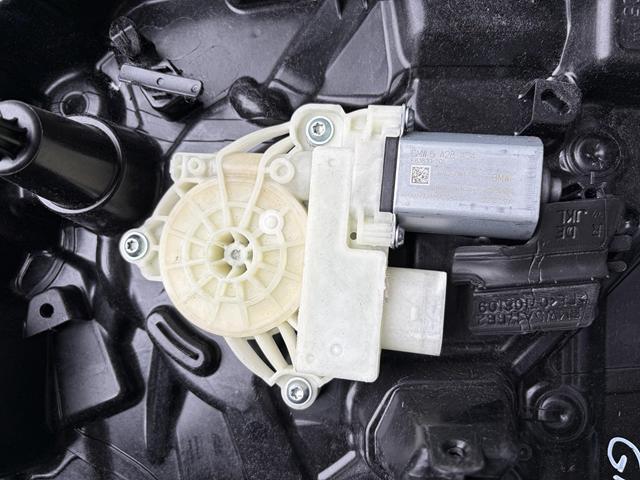 BMW G60 İ5 CAM MOTORU ÇIKMA ORJİNAL
